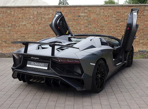 Lamborghini Aventador SV LP750-4 Roadster 16