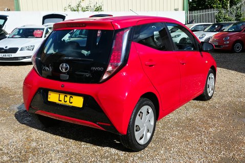 Toyota Aygo 1.0 VVT-I X-PLAY FULL SERVICE HISTORY! 9 SERVICES! BLUETOOTH! 14