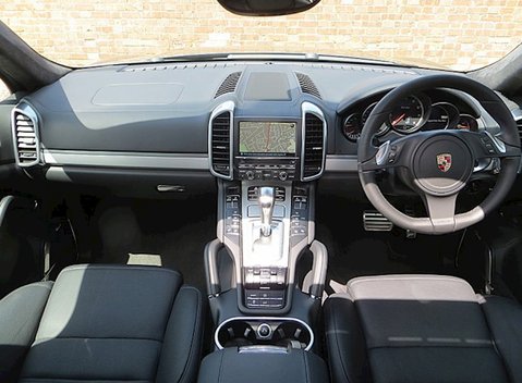 Porsche Cayenne Turbo 4