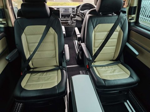 Volkswagen Caravelle 2.0 BiTDI BlueMotion Tech Executive MPV 5dr Diesel DSG 4Motion Euro 6 (s/s) 44