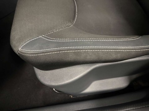 Renault Clio ICONIC TCE 38