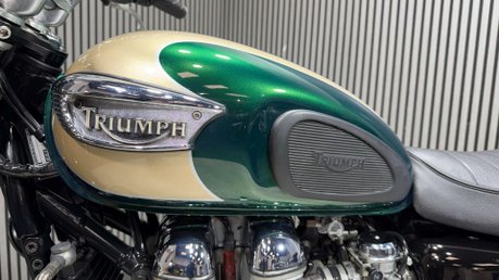Triumph Bonneville 2004 ONLY 10K STUNNING MODERN CLASSIC NEW MOT 790CC 36