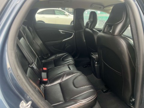 Volvo V40 2.0 V40 Cross Country Professional D3 5dr 30