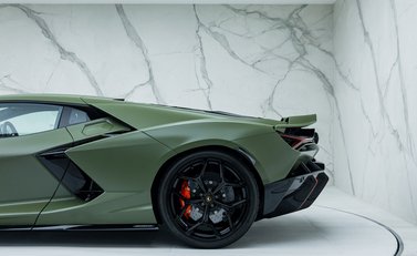 Lamborghini Revuelto 45