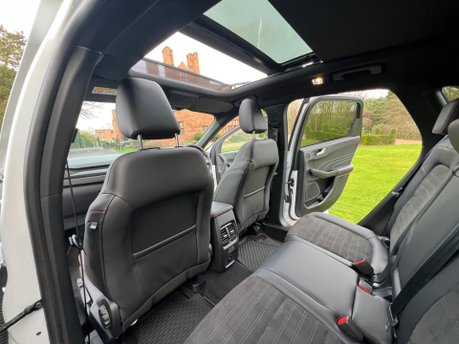 Ford Kuga ST-LINE X EDITION 17