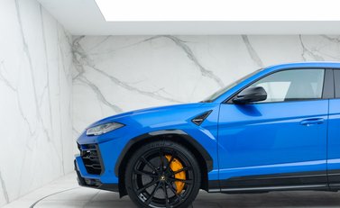 Lamborghini Urus 25