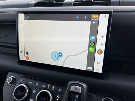 Land Rover Defender V8 68