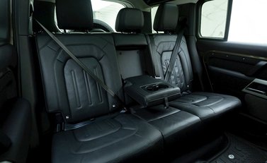 Land Rover Defender 110 D250 First Edition 13