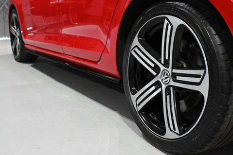 Volkswagen Golf R TSI 4MOTION DSG 69