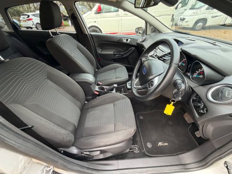Ford Fiesta TITANIUM - AUTOMATIC 12