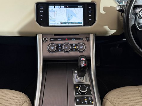 Land Rover Range Rover Sport SDV6 HSE 16