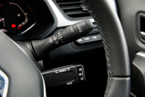 Renault Captur TECHNO E-TECH 17