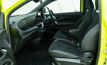 Abarth 500e Scorpionissima 18