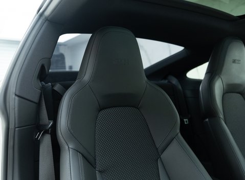 Porsche 911 Carrera T (992) 12