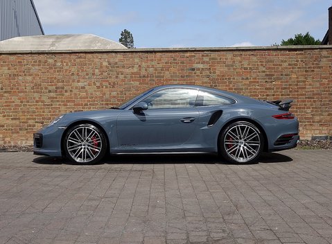 Porsche 911 (991) Turbo 7