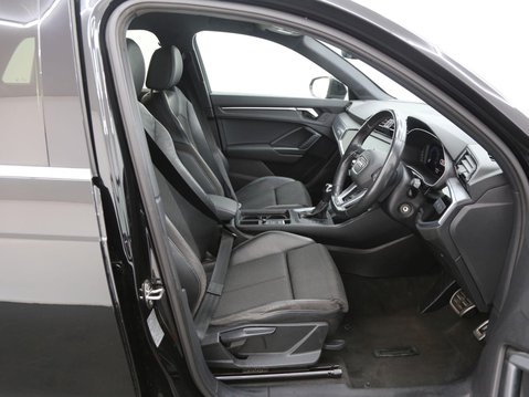 Audi Q3 1.5 TFSI CoD 35 S line S Tronic Euro 6 (s/s) 5dr 21
