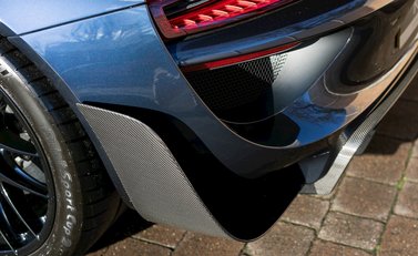 Porsche 918 Spyder Weissach 35