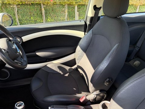 Mini Hatch 2.0 Cooper SD Euro 5 (s/s) 3dr 23