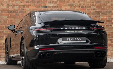 Porsche Panamera Turbo S E-Hybrid 3