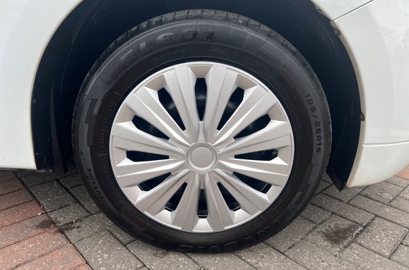 Dacia Logan ESSENTIAL 1.0 TCE ESTATE 15