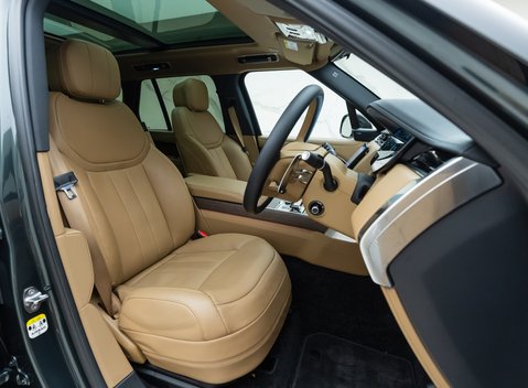 Land Rover Range Rover P440e HSE 11