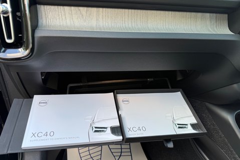 Volvo XC40 B4 INSCRIPTION PRO AWD MHEV - ONE OWNER - PAN ROOF - APPLE CARPLAY  56