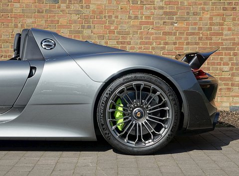 Porsche 918 Spyder 8