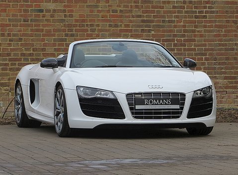 Audi R8 V10 Spyder 1