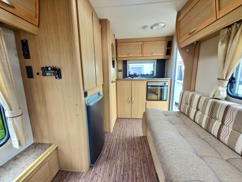 Elddis Xplore 302 10