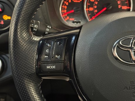 Toyota Yaris 1.33 Dual VVT-i Design Euro 6 5dr 21