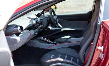 Ferrari 812 Superfast 13