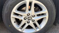 Toyota C-HR 1.8 VVT-h GPF Icon SUV 5dr Petrol Hybrid CVT Euro 6 (s/s) (122 ps) 8
