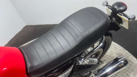 Moto Guzzi V7 ABS SPECIAL 2015 ONLY 7K MOT EXCELLENT CONDITION RETRO 744CC 43