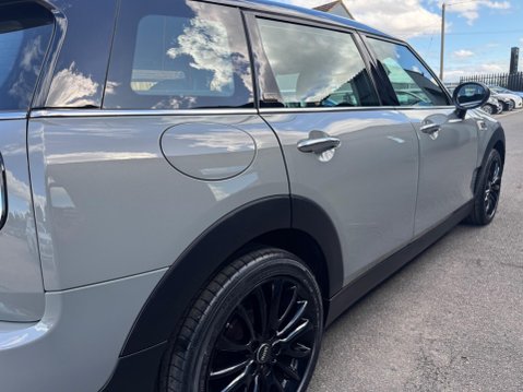 Mini Clubman COOPER BLACK 22