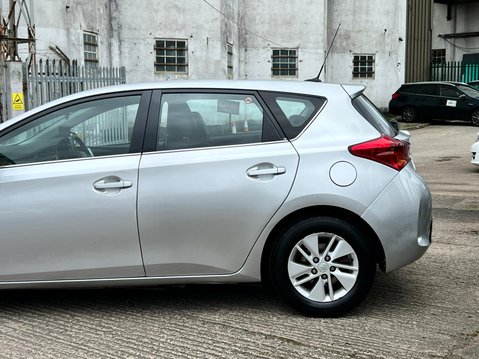 Toyota Auris ICON VVT-I 19