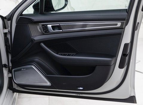 Porsche Panamera Turbo S E-Hybrid Sport Turismo 22