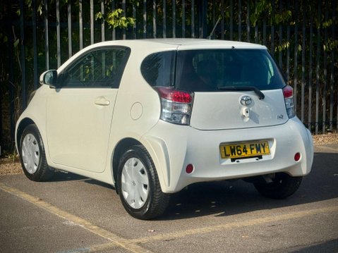 Toyota Iq 1.0 VVT-i Hatchback 3dr Petrol Multidrive Euro 5 (68 ps) 40