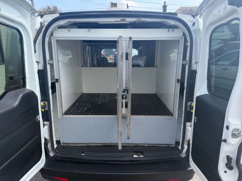 Fiat Doblo 1.2 Doblo 16v SX MultiJet II DOG CAGE VAN K9 UNIT 21
