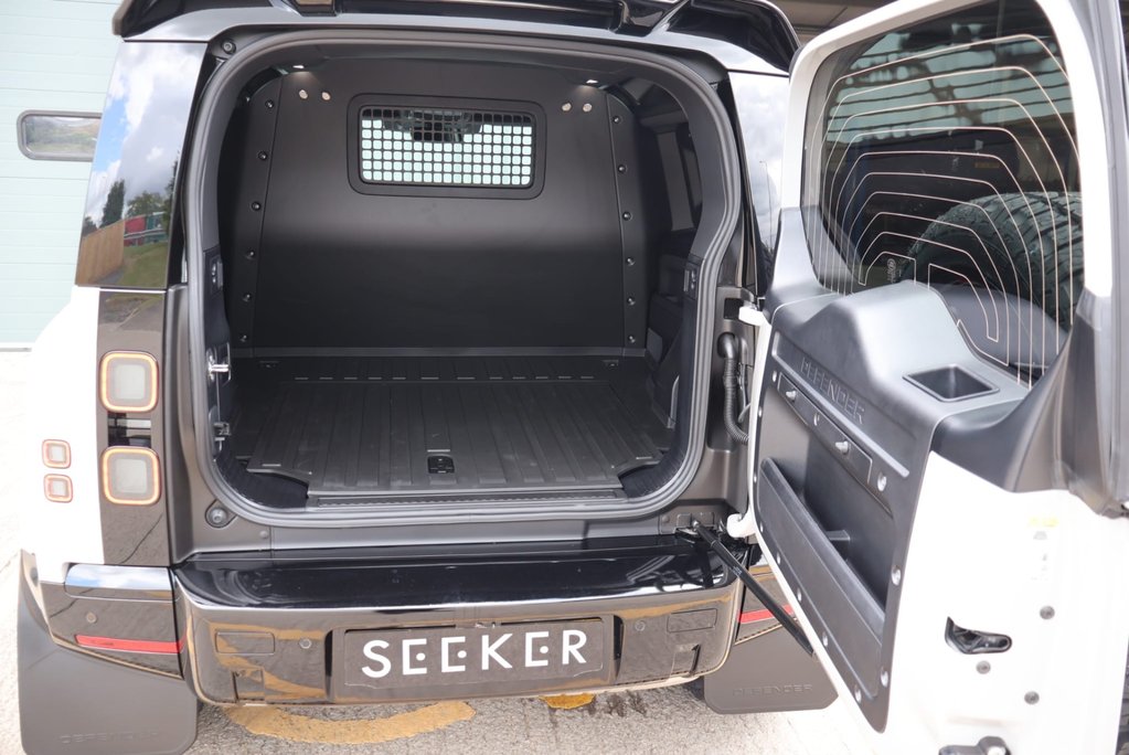 Land Rover Defender 90 2026 Brand NEW  HARD TOP STYLED BY SEEKER AIR SUSPENSION AND JUMP SEAT  32