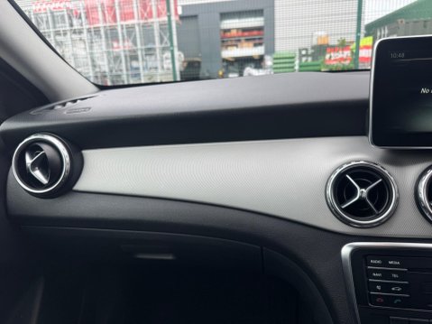 Mercedes-Benz GLA 2.1 GLA200d Sport SUV 5dr Diesel 7G-DCT Euro 6 (s/s) (136 ps) 36