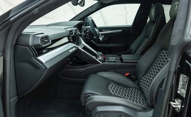 Lamborghini Urus 17