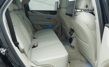 Bentley Bentayga V8 AZURE 19