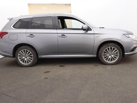 Mitsubishi Outlander PHEV DYNAMIC 3