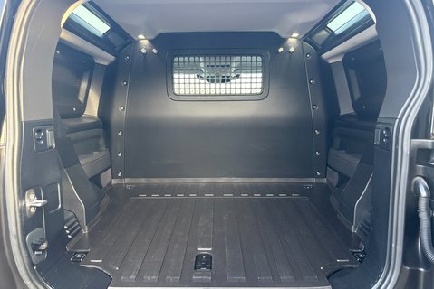 Land Rover Defender 90 D250 Hard Top SE MHEV 11