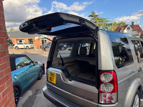 Land Rover Discovery 3.0 TD V6 HSE Auto 4WD Euro 4 5dr 23
