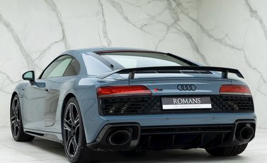 Audi R8 V10 Performance Carbon Black 3