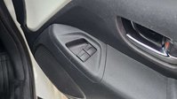 Toyota Aygo 1.0 VVT-i x-play Hatchback 5dr Petrol x-shift Euro 6 (71 ps) 37