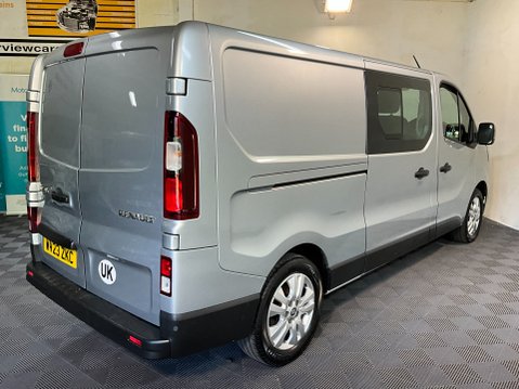 Renault Trafic 2.0 dCi Blue LL30 Sport Crew Van L2 H1 Euro 6 (s/s) 6dr 7
