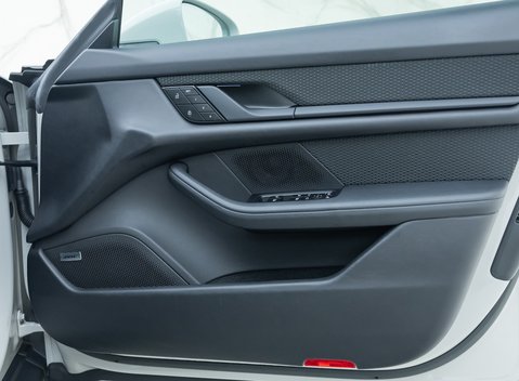 Porsche Taycan 4S Cross Turismo 25