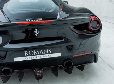 Ferrari 488 GTB Tailor Made 32